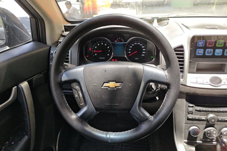 Used Chevrolet Captiva 2015 2.4L Two-Wheel Drive Urban Version 7 Seats Steering Wheel