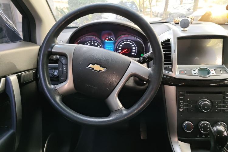 Used Chevrolet Captiva 2015 2.4L Two-Wheel Drive Urban Version 7 Seats Steering Wheel