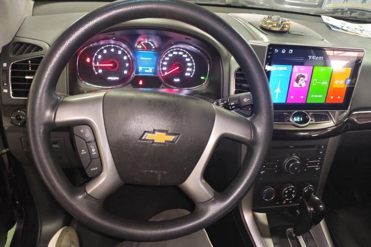 Used Chevrolet Captiva 2015 2.4L Two-Wheel Drive Urban Version 7 Seats Steering Wheel