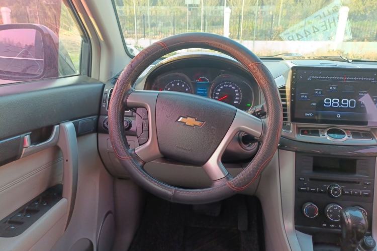 Used Chevrolet Captiva 2015 2.4L Two-Wheel Drive Urban Version 5 Seats Steering Wheel