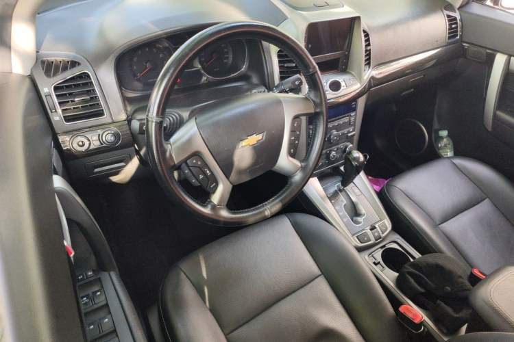 Used Chevrolet Captiva 2015 2.4L 4x4 Flagship Edition 7-Seater Steering Wheel
