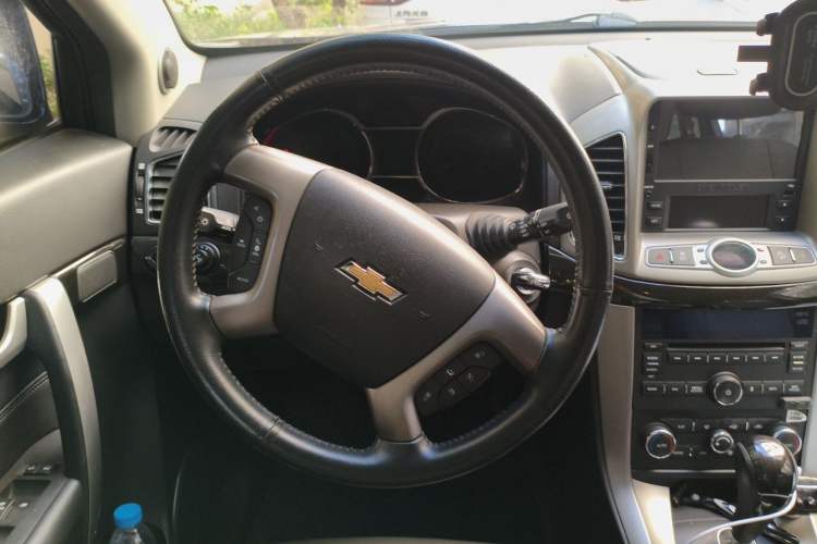Used Chevrolet Captiva 2015 2.4L 4x4 Flagship Edition 7-Seater Steering Wheel