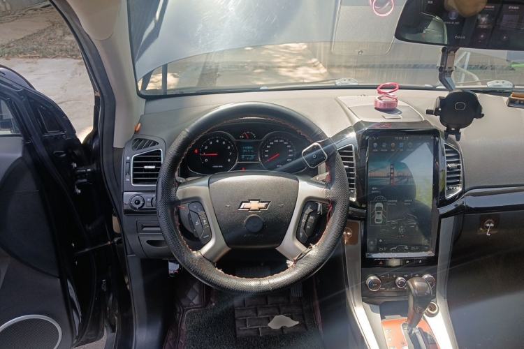 Used Chevrolet Captiva 2015 2.4L 4x4 Flagship Edition 7-Seater Steering Wheel