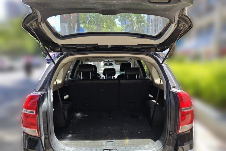 Used Chevrolet Captiva 2015 2.4L Two-Wheel Drive Urban Version 7 Seats Trunk