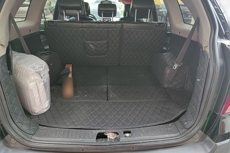 Used Chevrolet Captiva 2015 2.4L 4x4 Flagship Edition 7-Seater Trunk