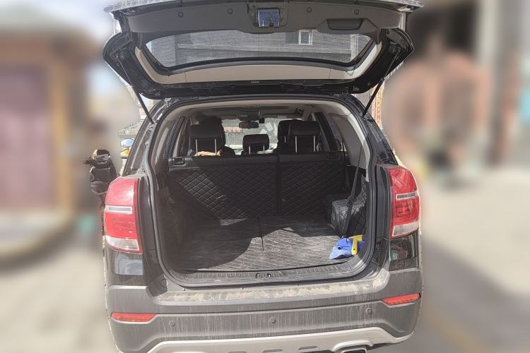 Used Chevrolet Captiva 2015 2.4L 4x4 Flagship Edition 7-Seater Trunk
