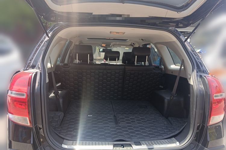 Used Chevrolet Captiva 2015 2.4L 4x4 Flagship Edition 7-Seater Trunk