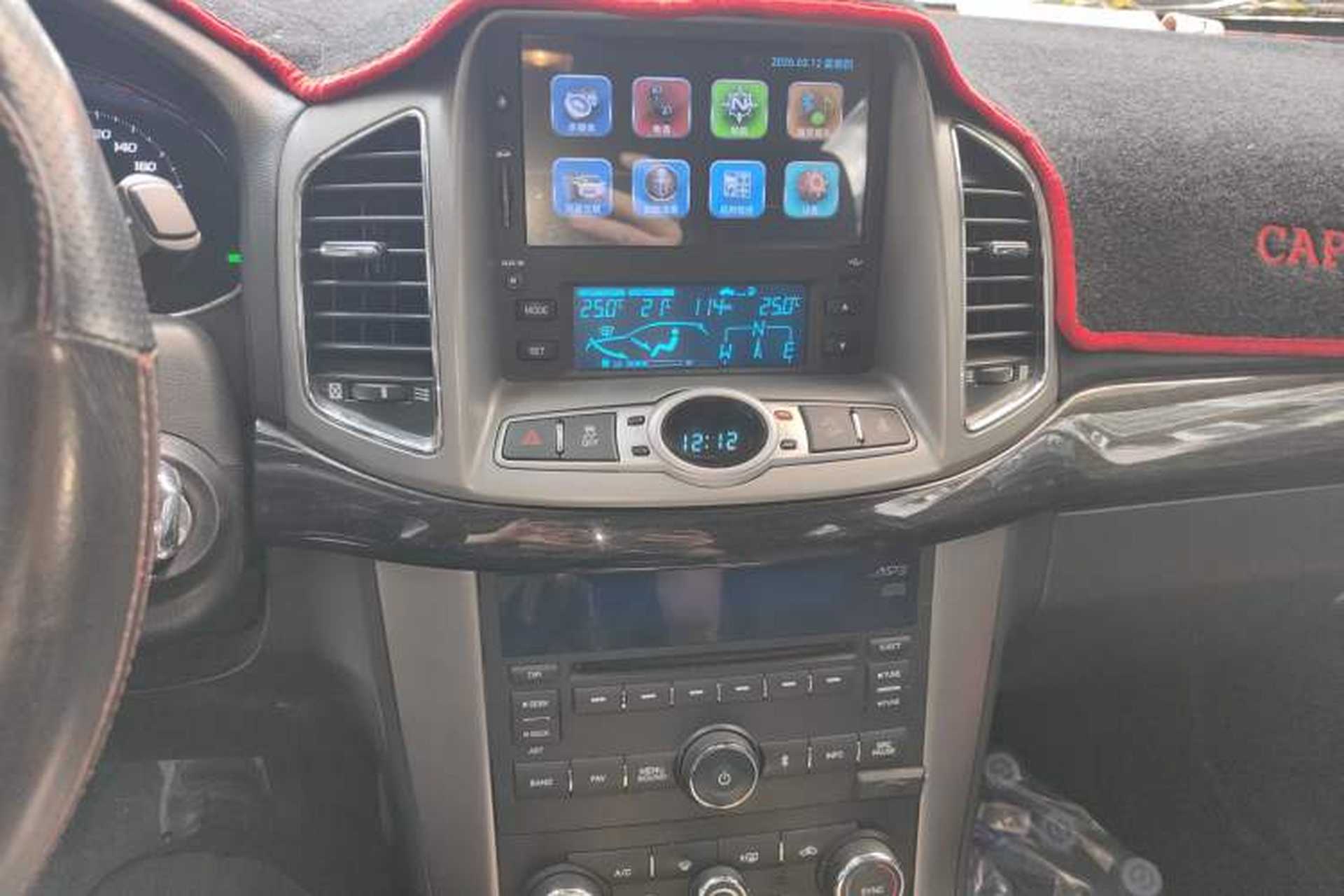 Used Chevrolet Captiva 2015 2.4L 4x4 Flagship Edition 7-Seater Audio And AC Panel