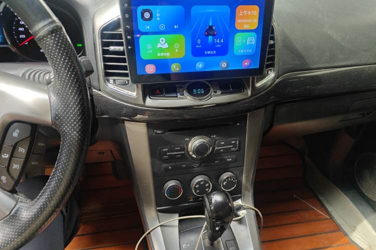 Used Chevrolet Captiva 2015 2.4L Two-Wheel Drive Urban Version 7 Seats Audio And AC Panel