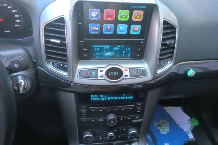 Used Chevrolet Captiva 2015 2.4L 4x4 Flagship Edition 7-Seater Audio And AC Panel