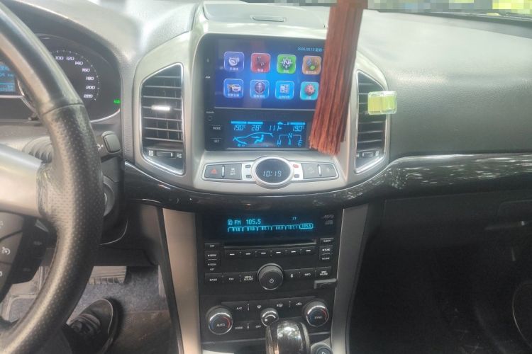 Used Chevrolet Captiva 2015 2.4L 4x4 Flagship Edition 7-Seater Audio And AC Panel