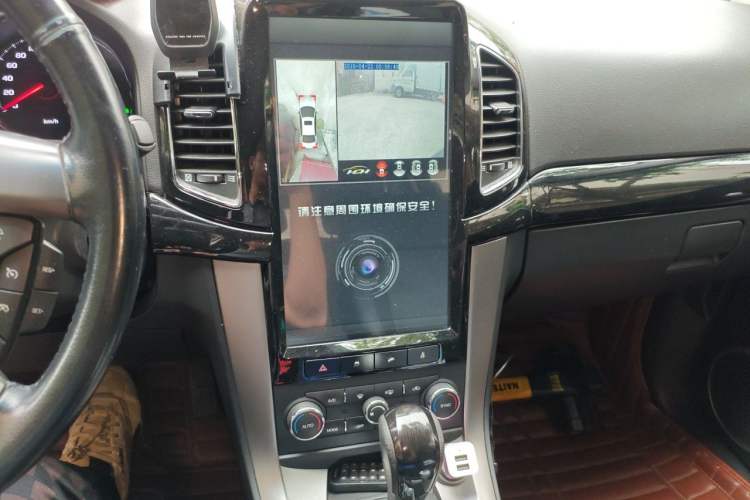 Used Chevrolet Captiva 2015 2.4L 4x4 Flagship Edition 7-Seater Audio And AC Panel