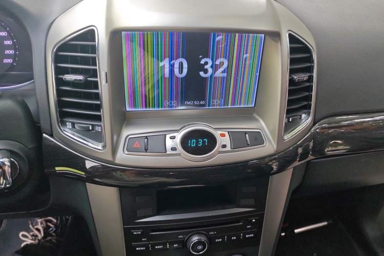Used Chevrolet Captiva 2015 2.4L Two-Wheel Drive Urban Version 7 Seats Audio And AC Panel