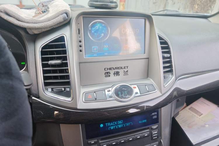 Used Chevrolet Captiva 2015 2.4L Two-Wheel Drive Urban Version 7 Seats Audio And AC Panel