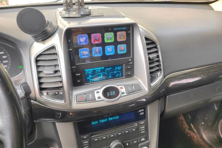 Used Chevrolet Captiva 2015 2.4L 4x4 Flagship Edition 7-Seater Audio And AC Panel