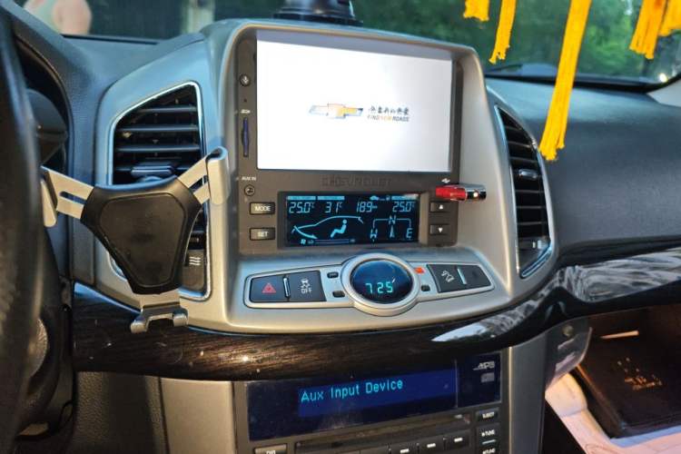 Used Chevrolet Captiva 2015 2.4L 4x4 Flagship Edition 7-Seater Audio And AC Panel