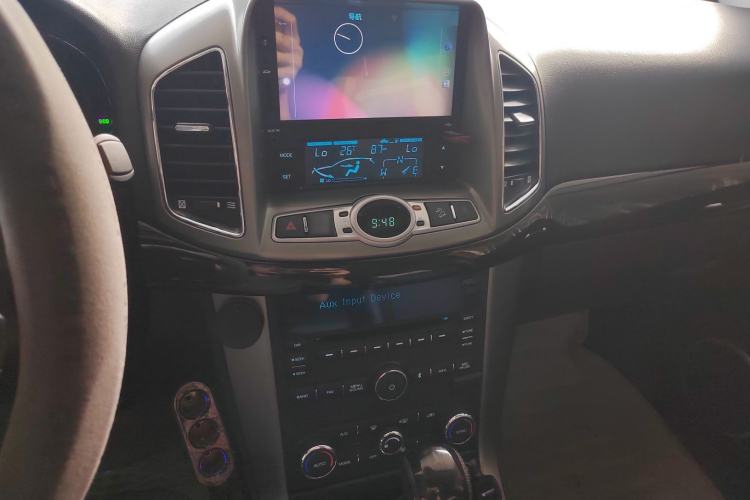 Used Chevrolet Captiva 2015 2.4L 4x4 Flagship Edition 7-Seater Audio And AC Panel
