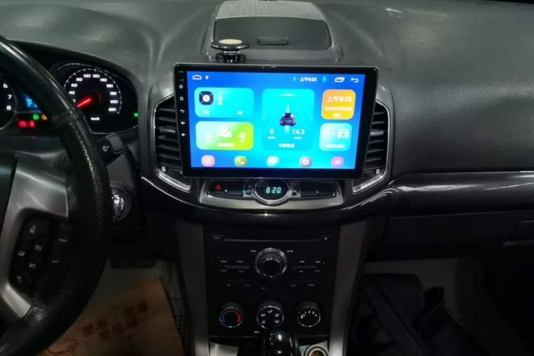 Used Chevrolet Captiva 2015 2.4L Two-Wheel Drive Urban Version 7 Seats Audio And AC Panel