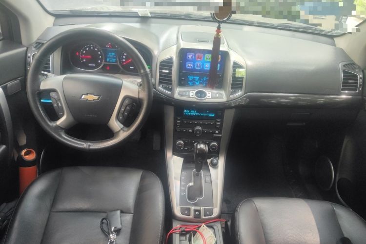 Used Chevrolet Captiva 2015 2.4L 4x4 Flagship Edition 7-Seater Center Console