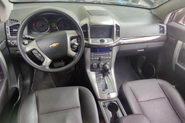 Used Chevrolet Captiva 2015 2.4L Two-Wheel Drive Urban Version 7 Seats Center Console