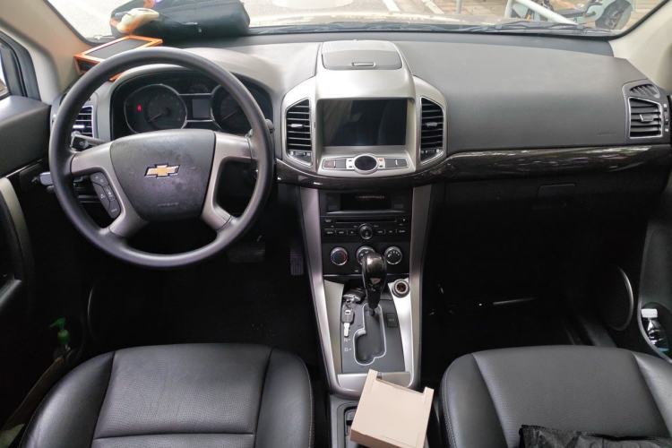 Used Chevrolet Captiva 2015 2.4L Two-Wheel Drive Urban Version 7 Seats Center Console