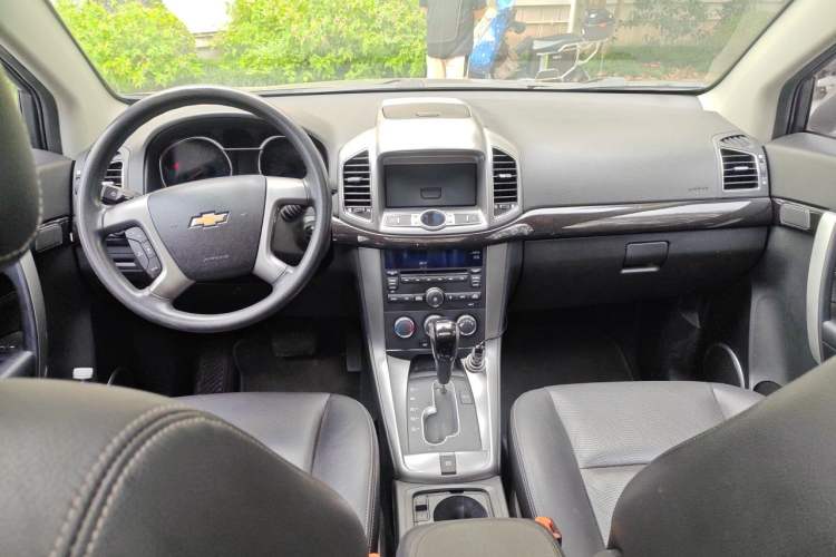 Used Chevrolet Captiva 2015 2.4L Two-Wheel Drive Urban Version 7 Seats Center Console