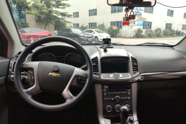 Used Chevrolet Captiva 2015 2.4L Two-Wheel Drive Urban Version 7 Seats Center Console