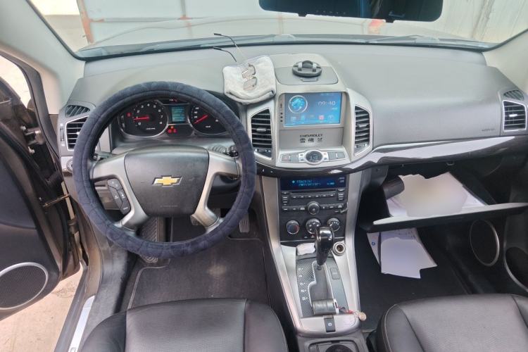 Used Chevrolet Captiva 2015 2.4L Two-Wheel Drive Urban Version 7 Seats Center Console