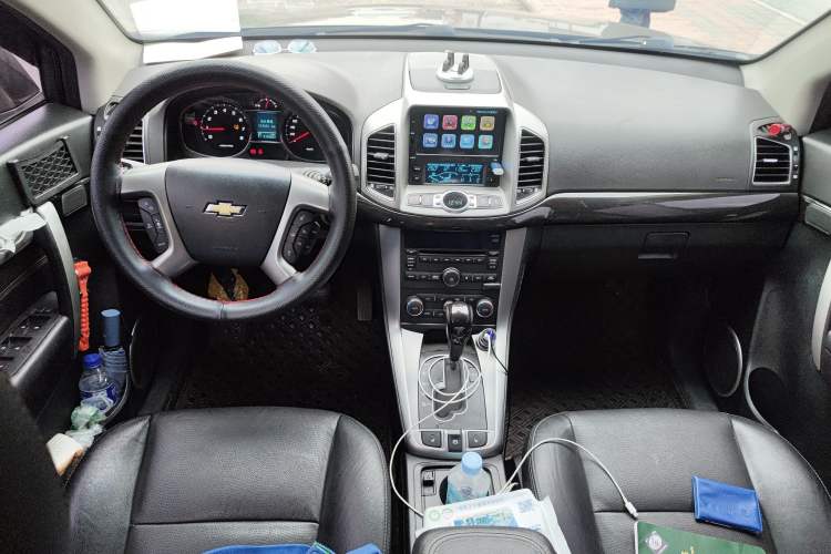 Used Chevrolet Captiva 2015 2.4L 4x4 Flagship Edition 7-Seater Center Console