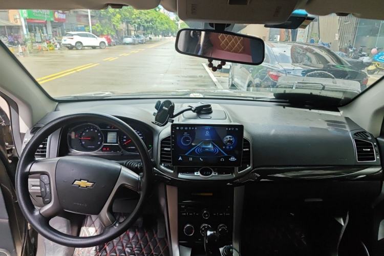Used Chevrolet Captiva 2015 2.4L Two-Wheel Drive Urban Version 7 Seats Center Console