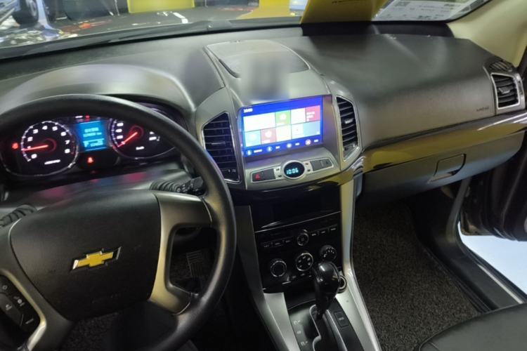 Used Chevrolet Captiva 2015 2.4L Two-Wheel Drive Urban Version 7 Seats Center Console