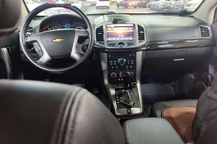 Used Chevrolet Captiva 2015 2.4L Two-Wheel Drive Urban Version 7 Seats Center Console