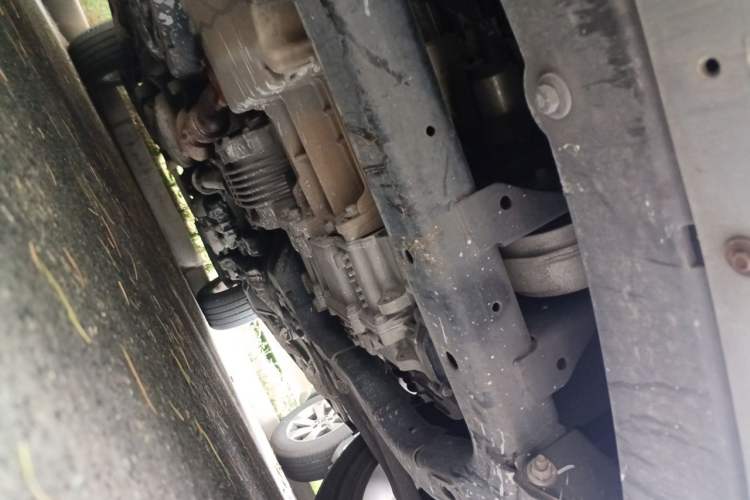 Used Chevrolet Captiva 2015 2.4L 4x4 Flagship Edition 7-Seater Chassis Front
