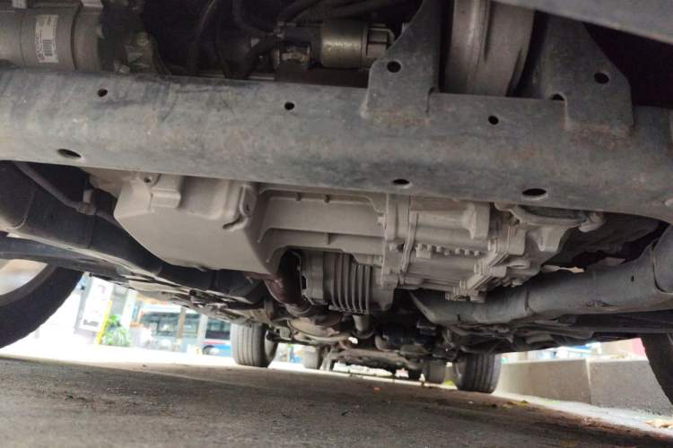 Used Chevrolet Captiva 2015 2.4L 4x4 Flagship Edition 7-Seater Chassis Front