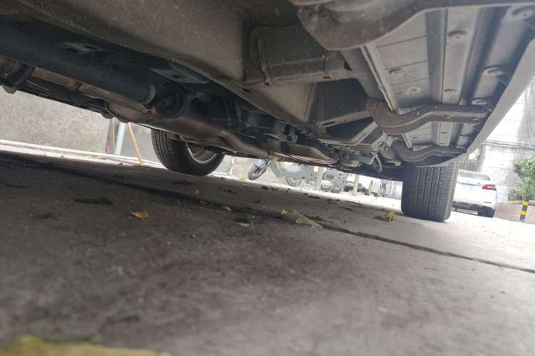 Used Chevrolet Captiva 2015 2.4L 4x4 Flagship Edition 7-Seater Chassis Front Left