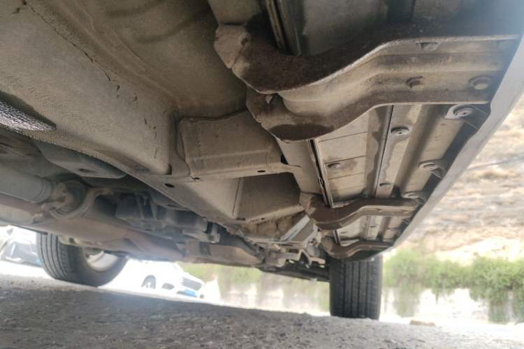 Used Chevrolet Captiva 2015 2.4L 4x4 Flagship Edition 7-Seater Chassis Front Left