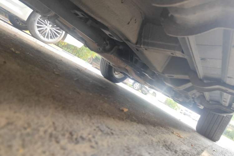 Used Chevrolet Captiva 2015 2.4L 4x4 Flagship Edition 7-Seater Chassis Front Left