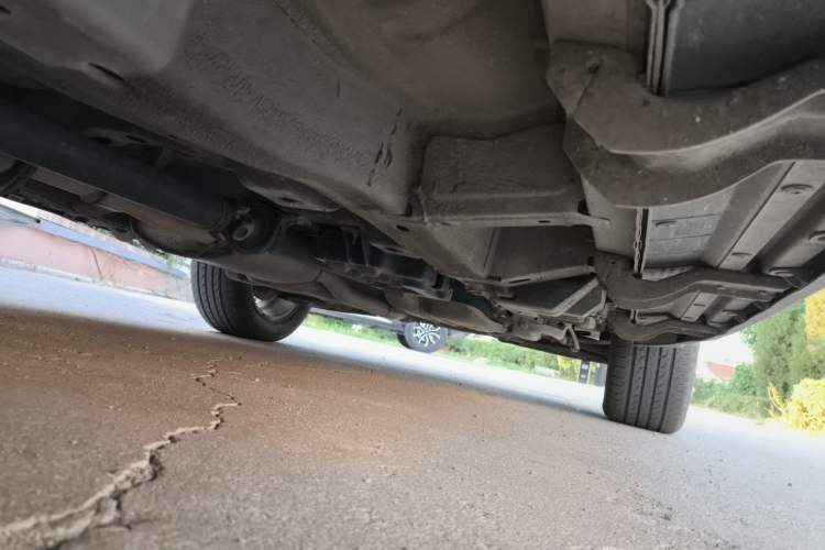 Used Chevrolet Captiva 2015 2.4L 4x4 Flagship Edition 7-Seater Chassis Front Left