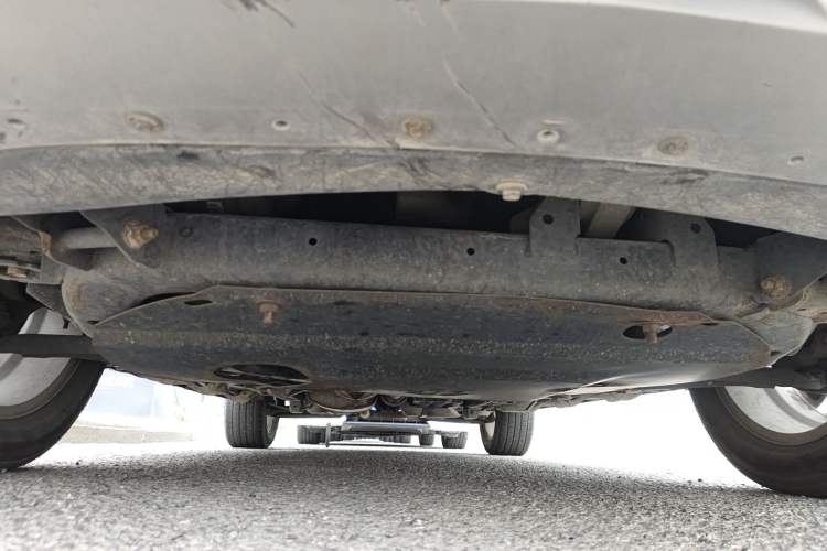 Used Chevrolet Captiva 2015 2.4L 4x4 Flagship Edition 7-Seater Chassis Front