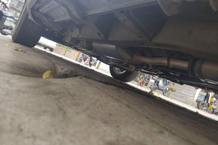 Used Chevrolet Captiva 2015 2.4L 4x4 Flagship Edition 7-Seater Chassis Front Right