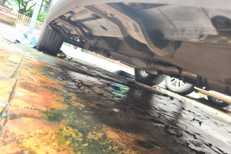 Used Chevrolet Captiva 2015 2.4L 4x4 Flagship Edition 7-Seater Chassis Front Right