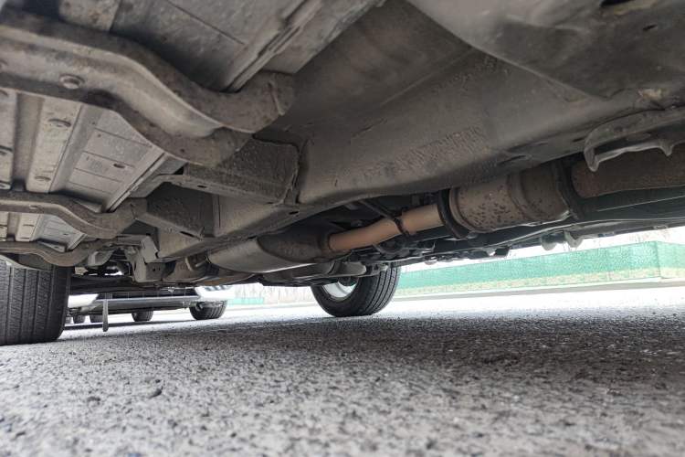 Used Chevrolet Captiva 2015 2.4L 4x4 Flagship Edition 7-Seater Chassis Front Right