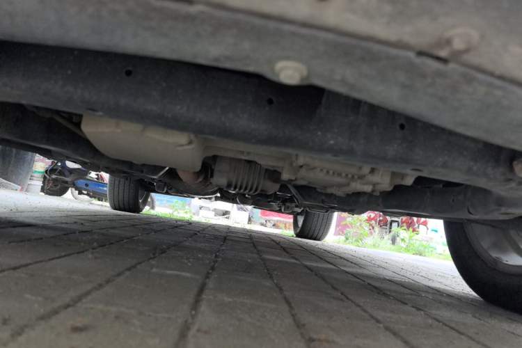 Used Chevrolet Captiva 2015 2.4L 4x4 Flagship Edition 7-Seater Chassis Front