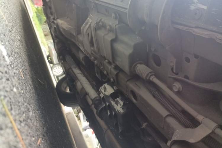 Used Chevrolet Captiva 2015 2.4L 4x4 Flagship Edition 7-Seater Chassis Rear Left