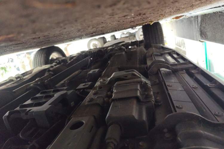 Used Chevrolet Captiva 2015 2.4L 4x4 Flagship Edition 7-Seater Chassis Rear Left