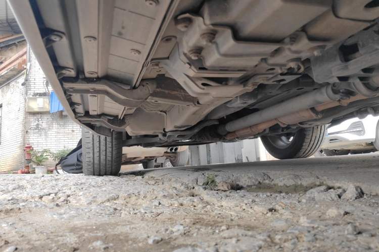 Used Chevrolet Captiva 2015 2.4L 4x4 Flagship Edition 7-Seater Chassis Rear Left
