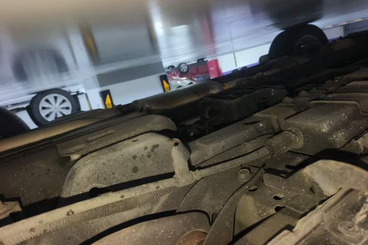 Used Chevrolet Captiva 2015 2.4L 4x4 Flagship Edition 7-Seater Chassis Rear Left