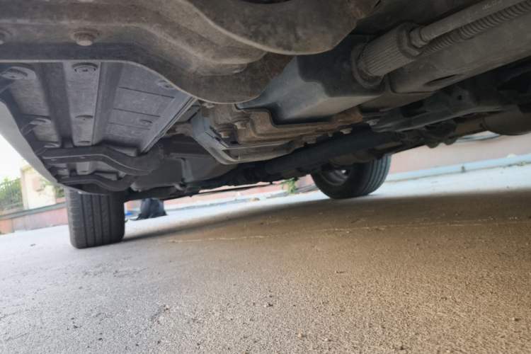 Used Chevrolet Captiva 2015 2.4L 4x4 Flagship Edition 7-Seater Chassis Rear Left