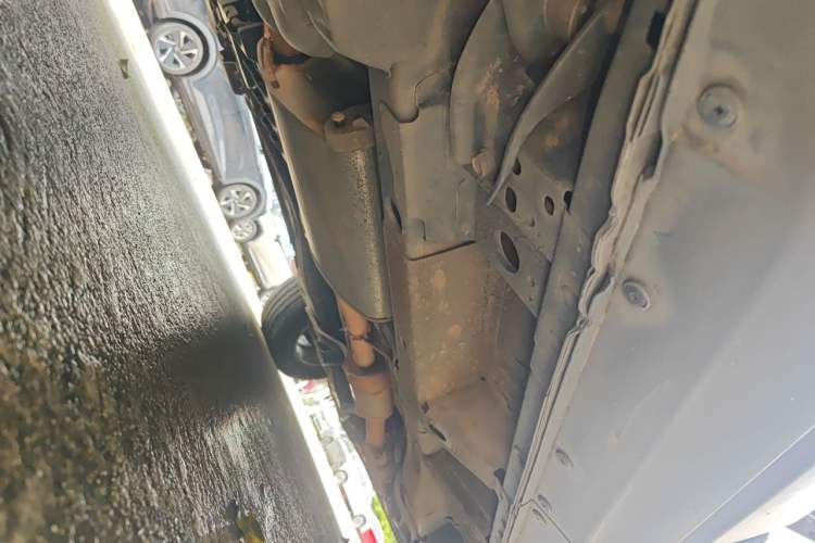 Used Chevrolet Captiva 2015 2.4L Two-Wheel Drive Urban Version 7 Seats Chassis Rear Right