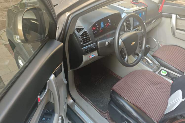 Used Chevrolet Captiva 2015 2.4L Two-Wheel Drive Urban Version 5 Seats Driver Seat